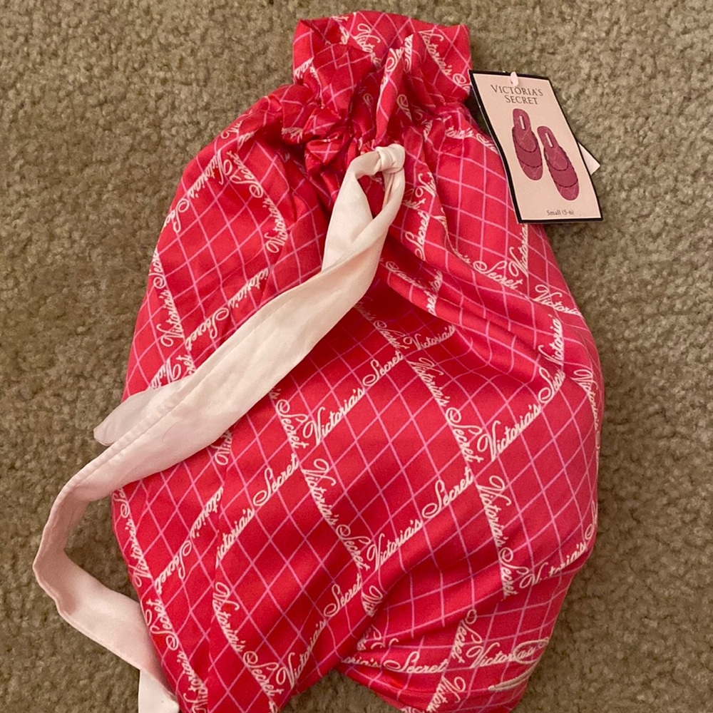 NEW slippers from Victoria’s Secret!